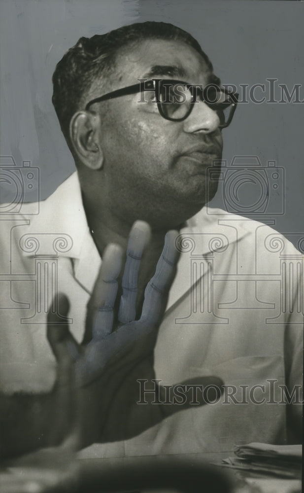 1967 Press Photo Doctor S. Chandrasekhar, India&#39;s Minister for Family Planning - Historic Images