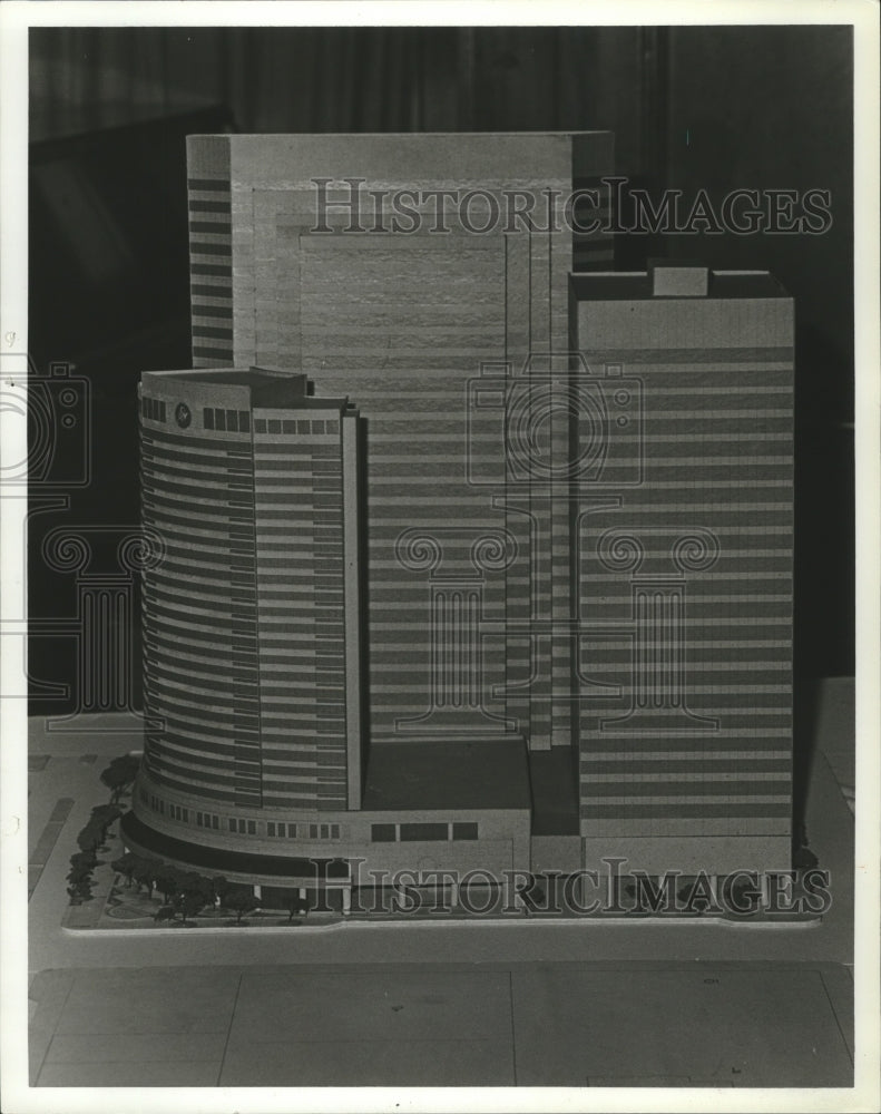 1982, Birmingham, Alabama Hotels: Westin Hotel Office Building - Historic Images