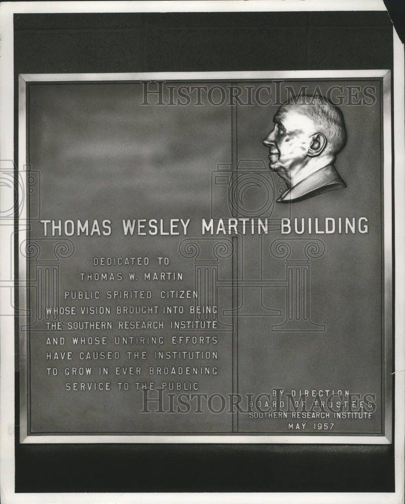 Press Photo Metal plaque affixed to the entrance of the Martin Building Alabama - Historic Images