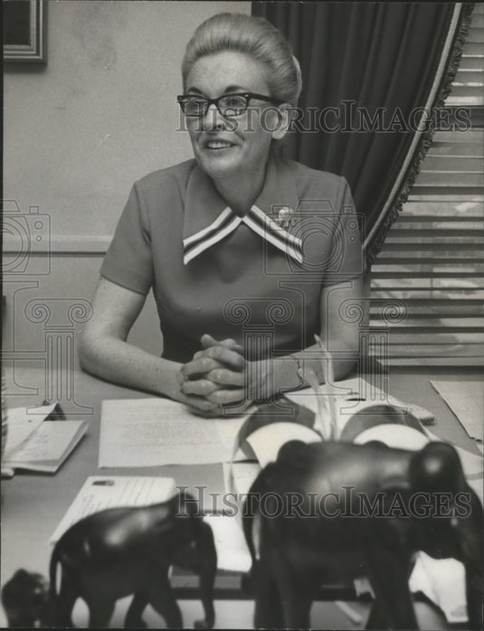 1972, Carol Willis at Republican headquarters - abna26411 - Historic Images