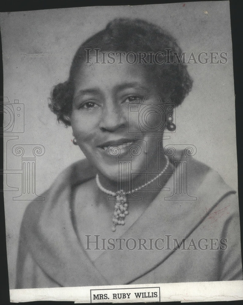 1968, Ruby Willis honored by Chapter of Zeta Phi Zorority - abna26416 - Historic Images