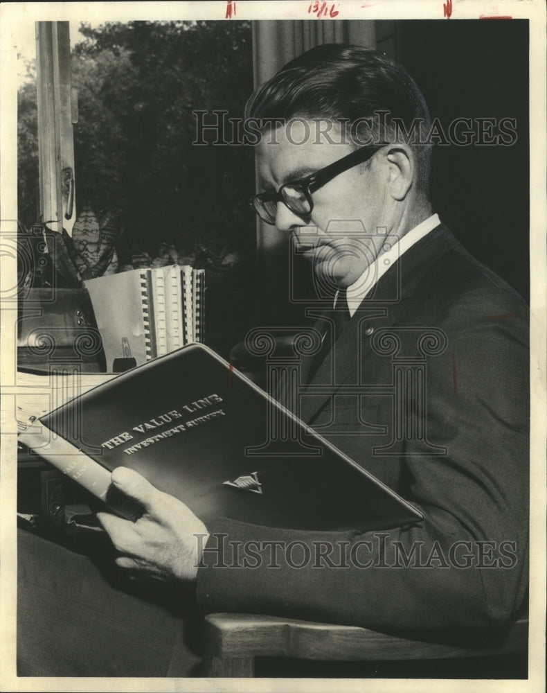 1969 Press Photo B. R. Winstead, Director of Finance, Birmingham, Alabama - Historic Images