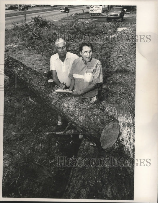 1989, Volunteers of the month Roy and Eve Jowers of Shelby Red Cross - Historic Images