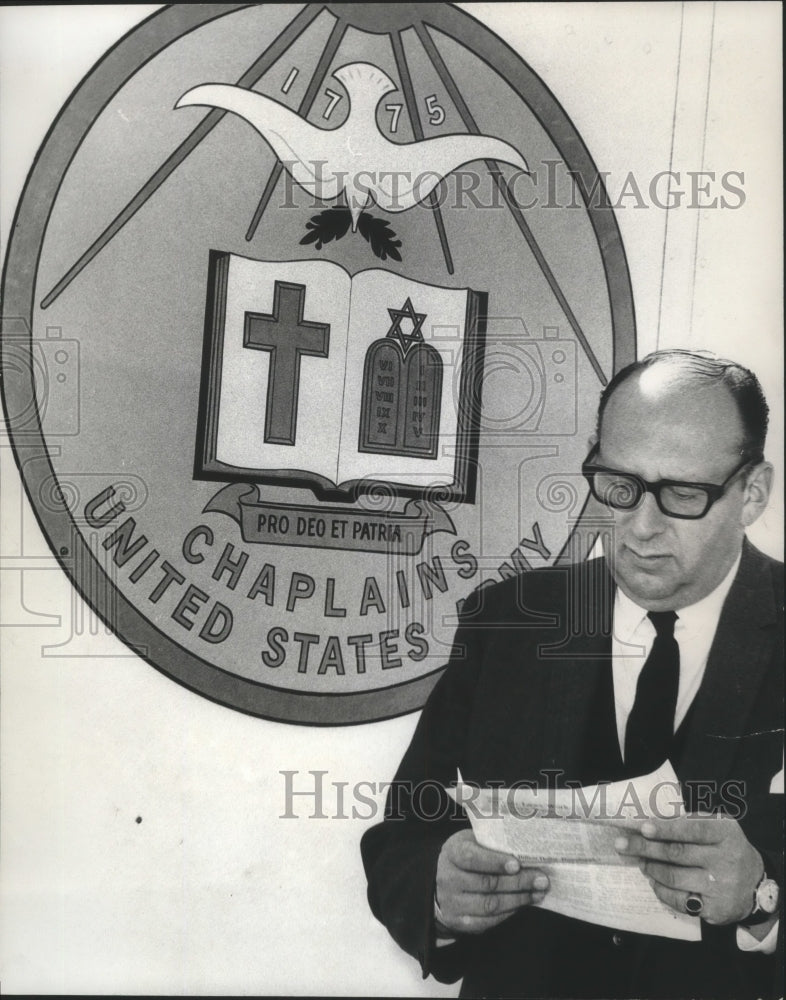1969 Press Photo Meinrad Von Spiegelfeld Roebuck Merchants Association President - Historic Images