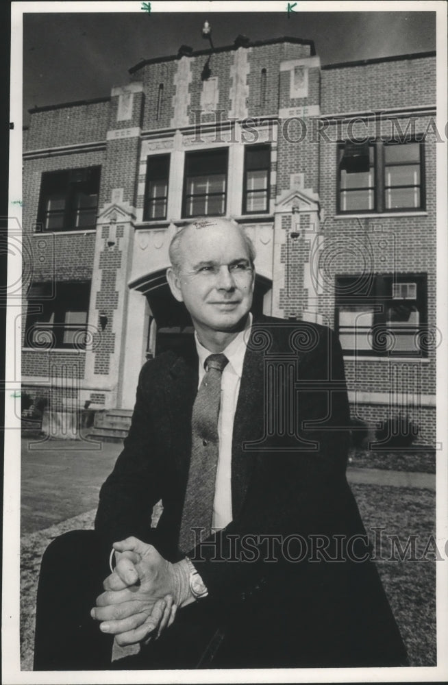 1987, Don Byrd of Fairfield Schools, Superintendent - abna26609 - Historic Images