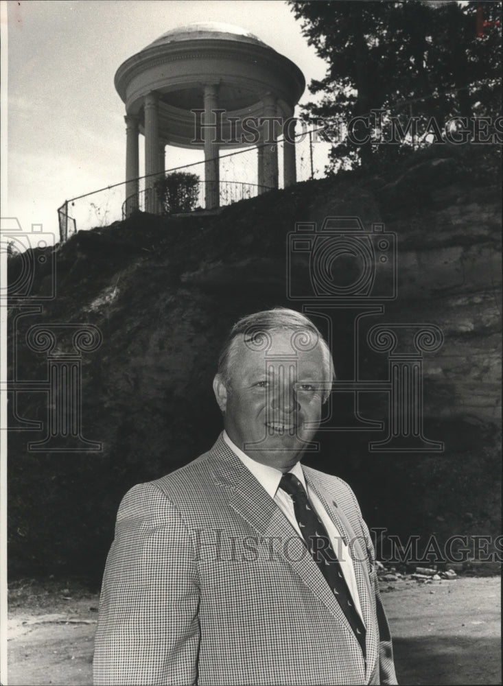 1982 Bill Byrd, Real Estate Son of Charles Byrd, Vestavia Developer - Historic Images