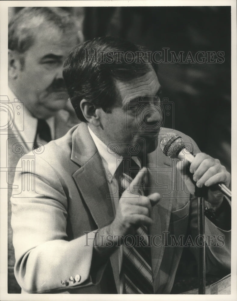 Press Photo Representative Tom Coburn, Democrat of Tuscumbia in House Meeting - Historic Images