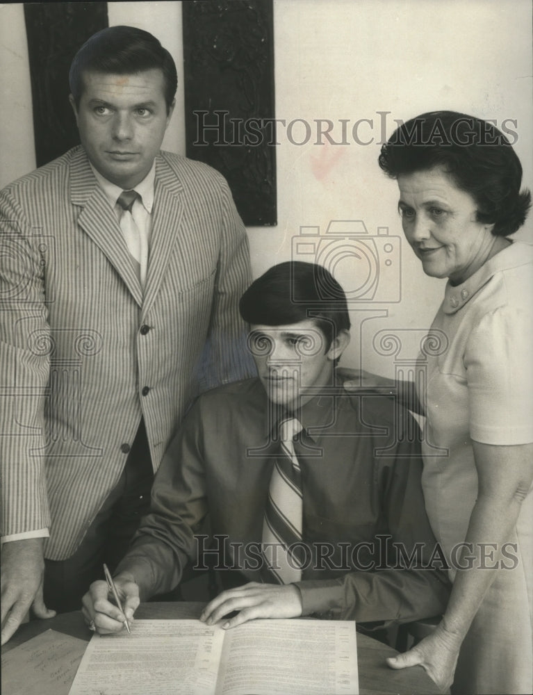 1970 Press Photo Houston Astro Scout John Jemison with Rick Busby and Mother - Historic Images