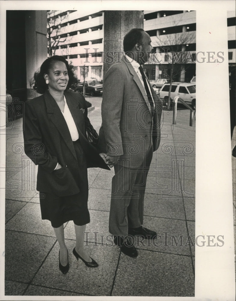 1989, Former Representative Pat Davis and Husband Carl off to Court - Historic Images