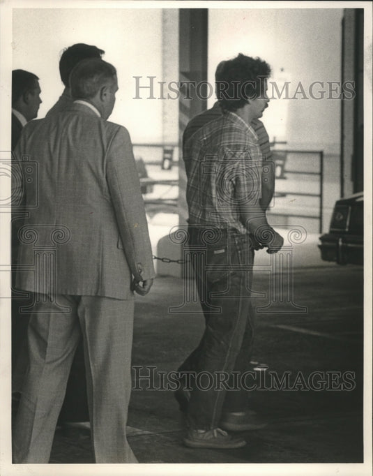 1985, Billy Ray Dawson of Dawson Gang arrives at Federal Building - Historic Images