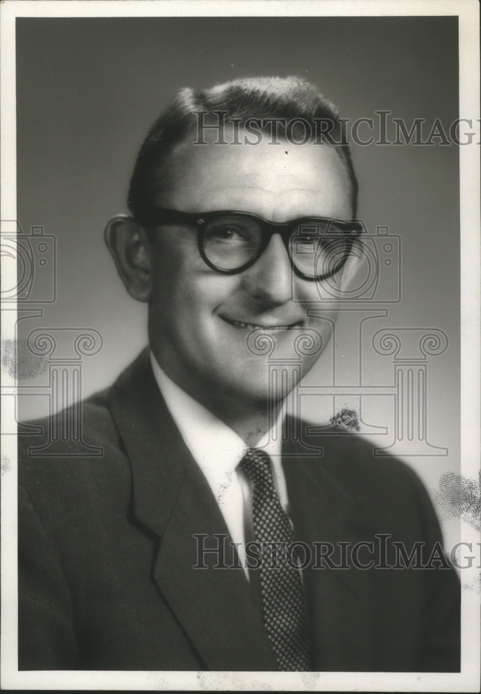 1964 Press Photo H. Clay Davis, Woodward Iron Company, Executive Vice President - Historic Images