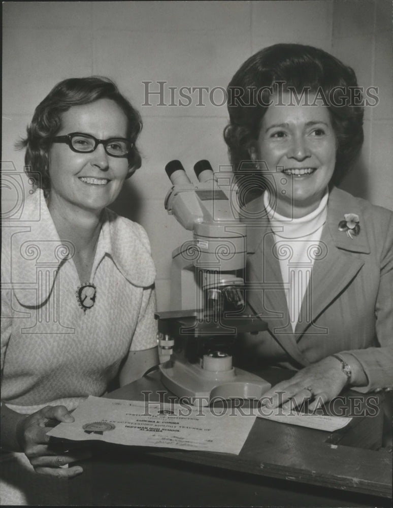 1973 Press Photo Birmingham, Alabama Teachers Eugenia Corina, Nancy Davis - Historic Images