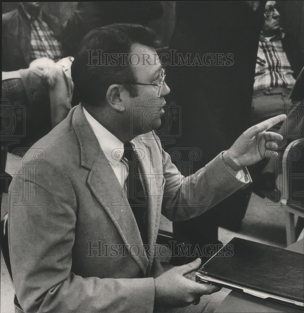 1985 Polygraph Expert Clyde A. Wolfe, Birmingham, Alabama - Historic Images