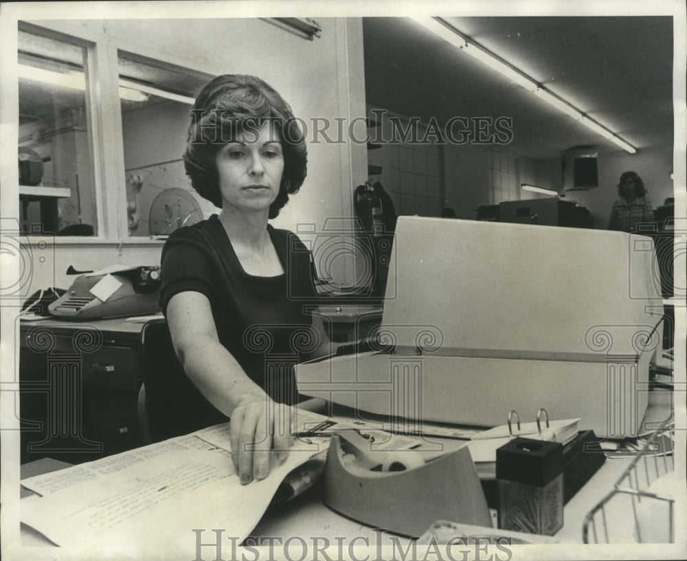 1977, Mrs. Tom Wright, owner of &quot;Daily Home&quot; newspaper - abna26940 - Historic Images