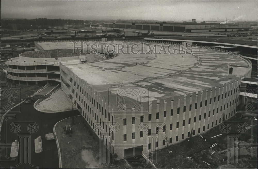 1973 Press Photo Birmingham, Alabama Municipal Airport parking deck - abna26986 - Historic Images