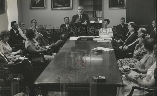1963 Press Photo The school subcommittee of the Community Action Committee Meets - Historic Images