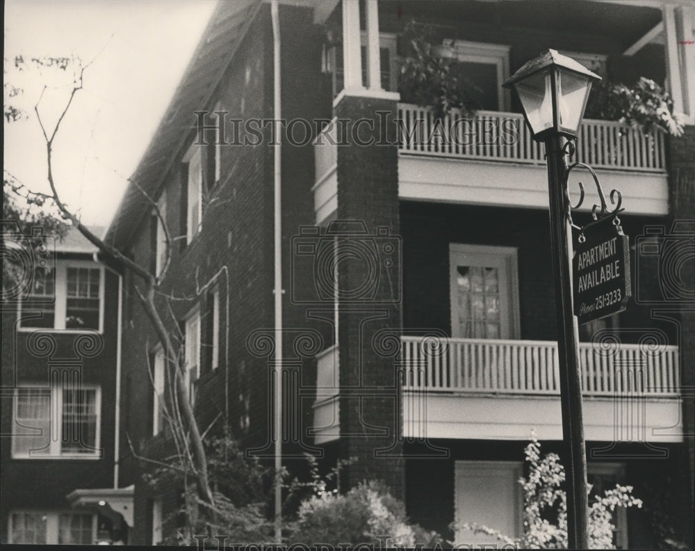 1984, Birmingham, Alabama Apartments, Gordon Court, 2312 Highland - Historic Images