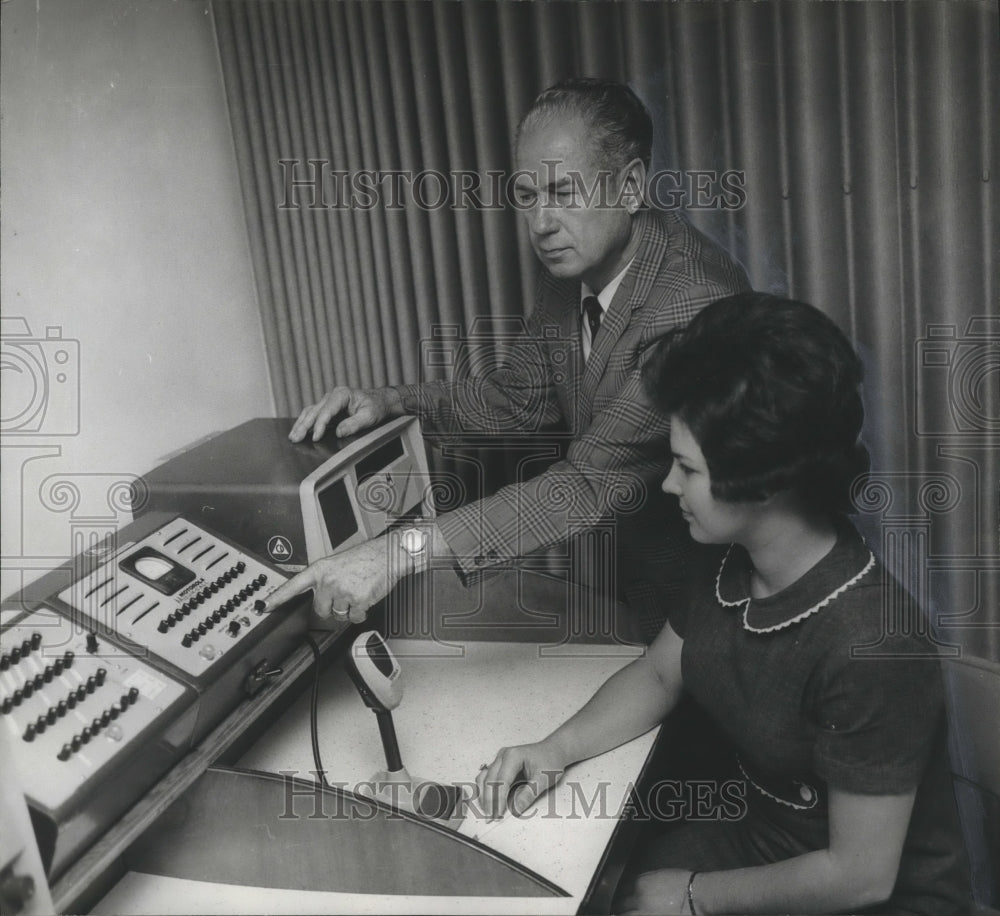 1969 Press Photo Civil Defense director C. Q. Wadsworth and Alice Gamble - Historic Images