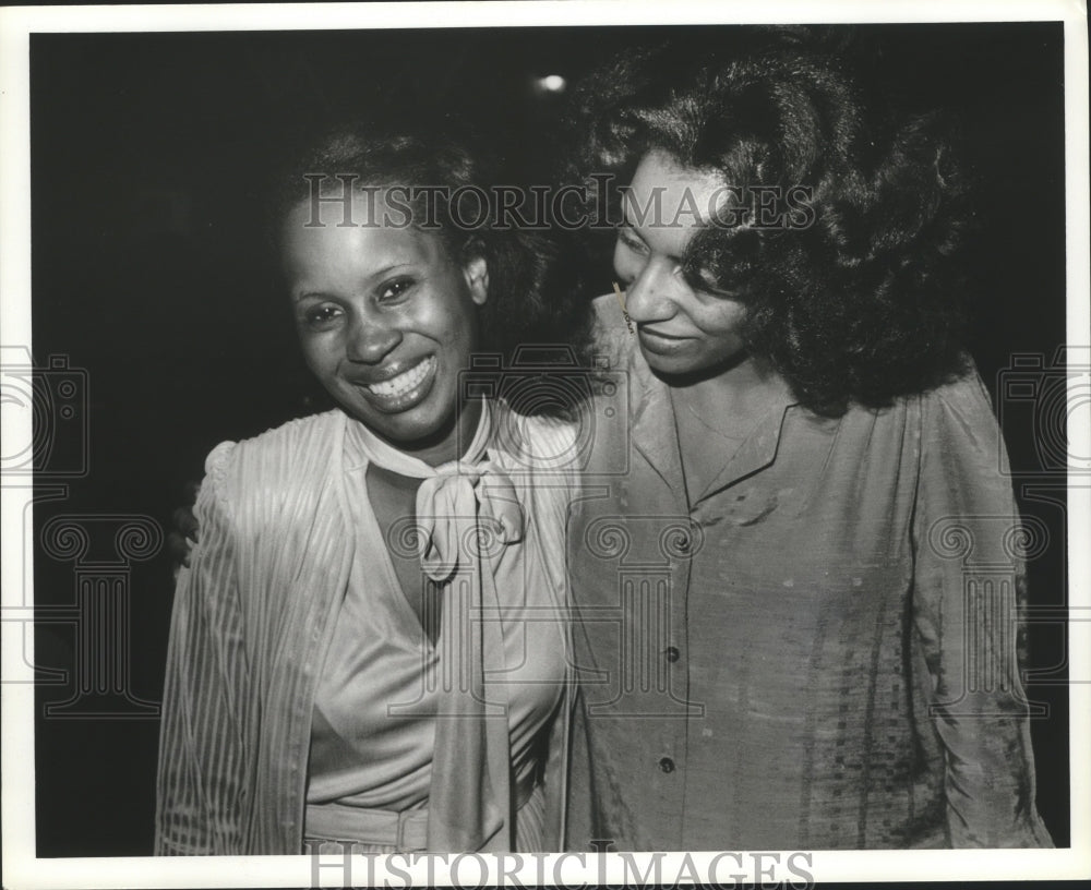 1981 Pat Davis, candidate for City Council, with unidentified person - Historic Images