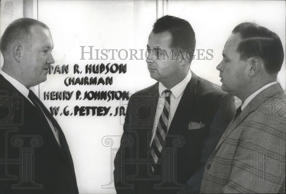 1968 Press Photo William J. Davis, former policeman, Rufus Lister &amp; James Caffee - Historic Images