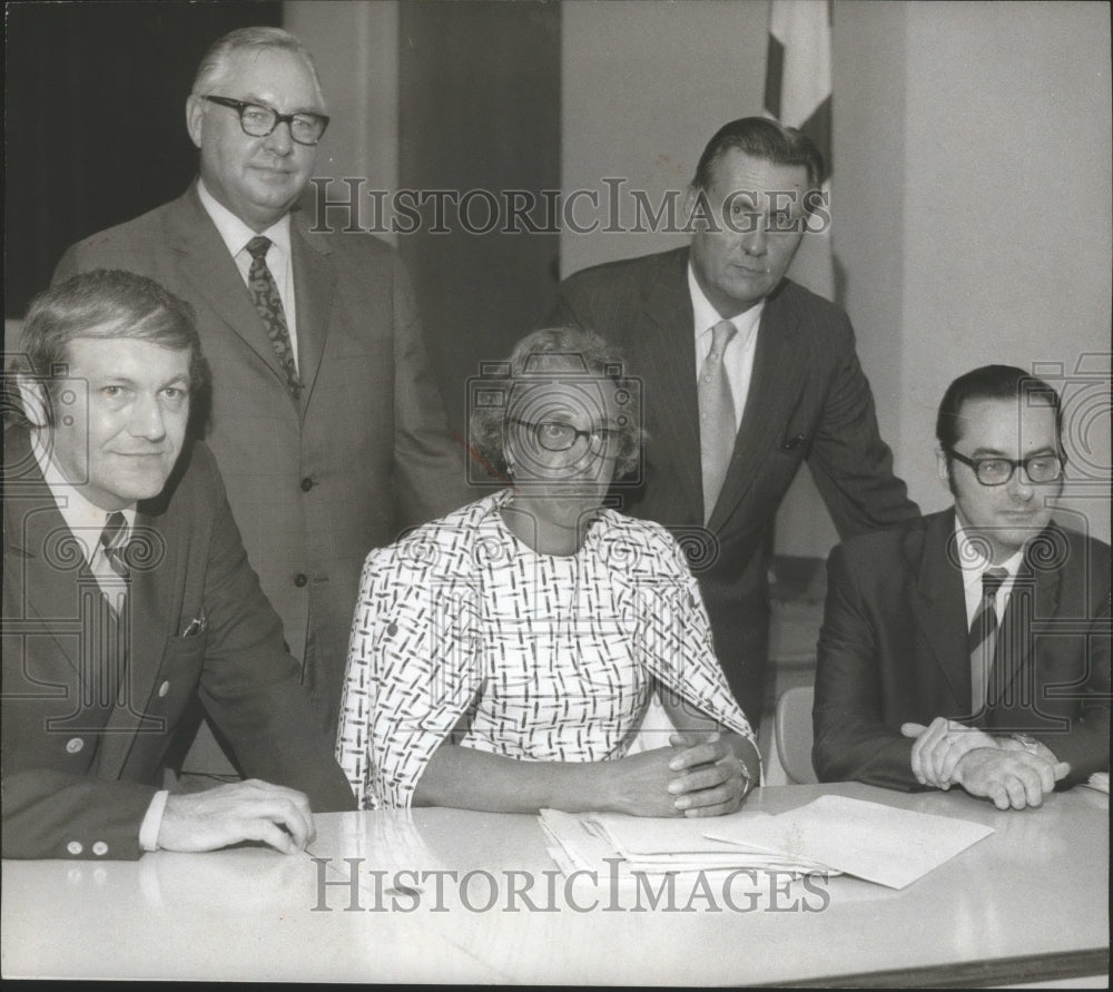 1971 Press Photo Joe Dawkins &amp; other Education Commission Members AL - abna27267 - Historic Images