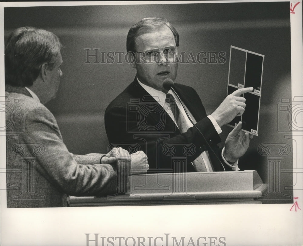 1989 Press Photo Senators Bobby Denton &amp; Jim Bennett of the State Legislature - Historic Images