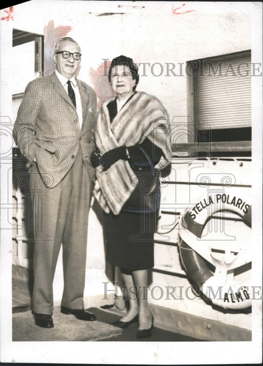 1959, Mr. and Mrs. W. P. Engel have sailed from New Orleans on Cruise - Historic Images