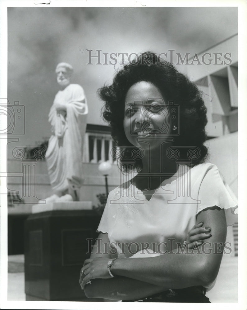 1981, Truddie Edwards by the Hippocrates statue at UAB, Future Doctor - Historic Images