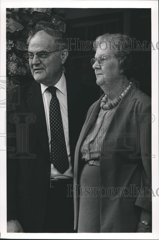 1986 Mr. and Mrs. Robert, Bob Crowder, filed suit against Convention - Historic Images