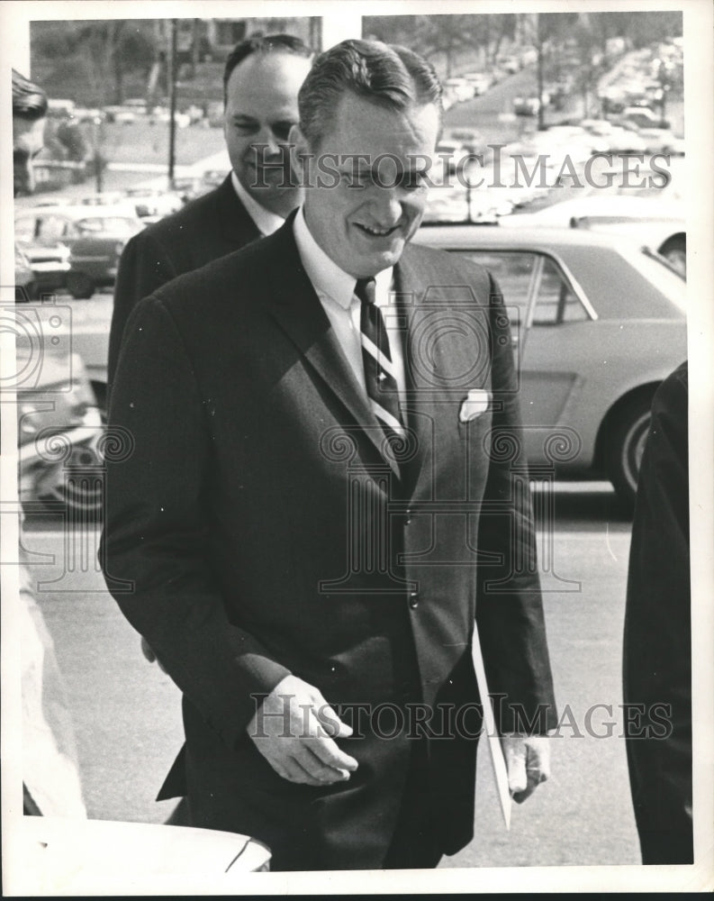 1966 Press Photo Richmond Flowers about to file candidacy for Alabama Governor-Historic Images