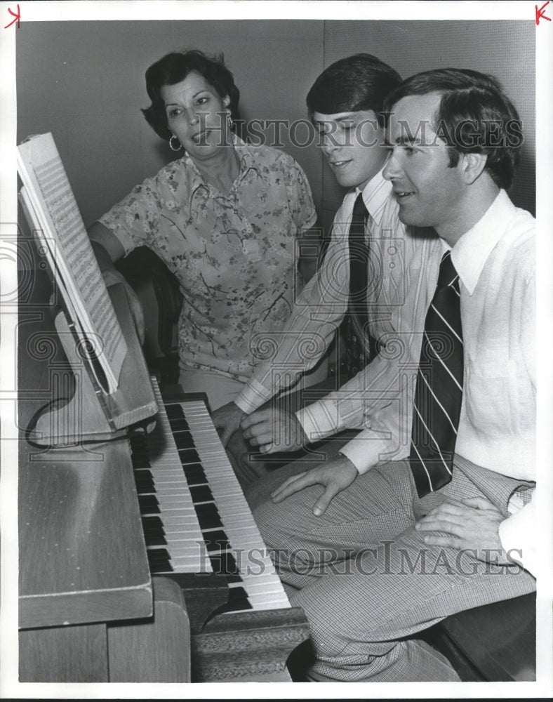 1977 Press Photo Conductor James Dorroh &amp; soloists Geraldine Kullman, David Heer - Historic Images