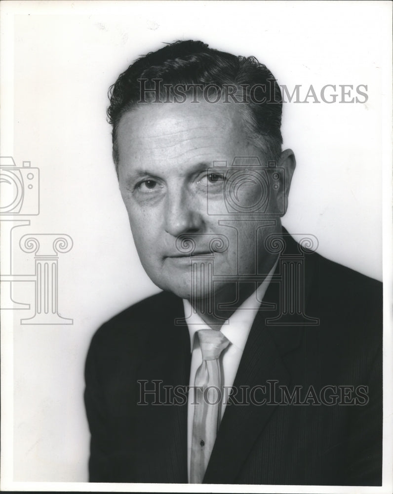 1964 Press Photo Clyde G. Cox, Director, Veterans Administration Hospital, AL - Historic Images