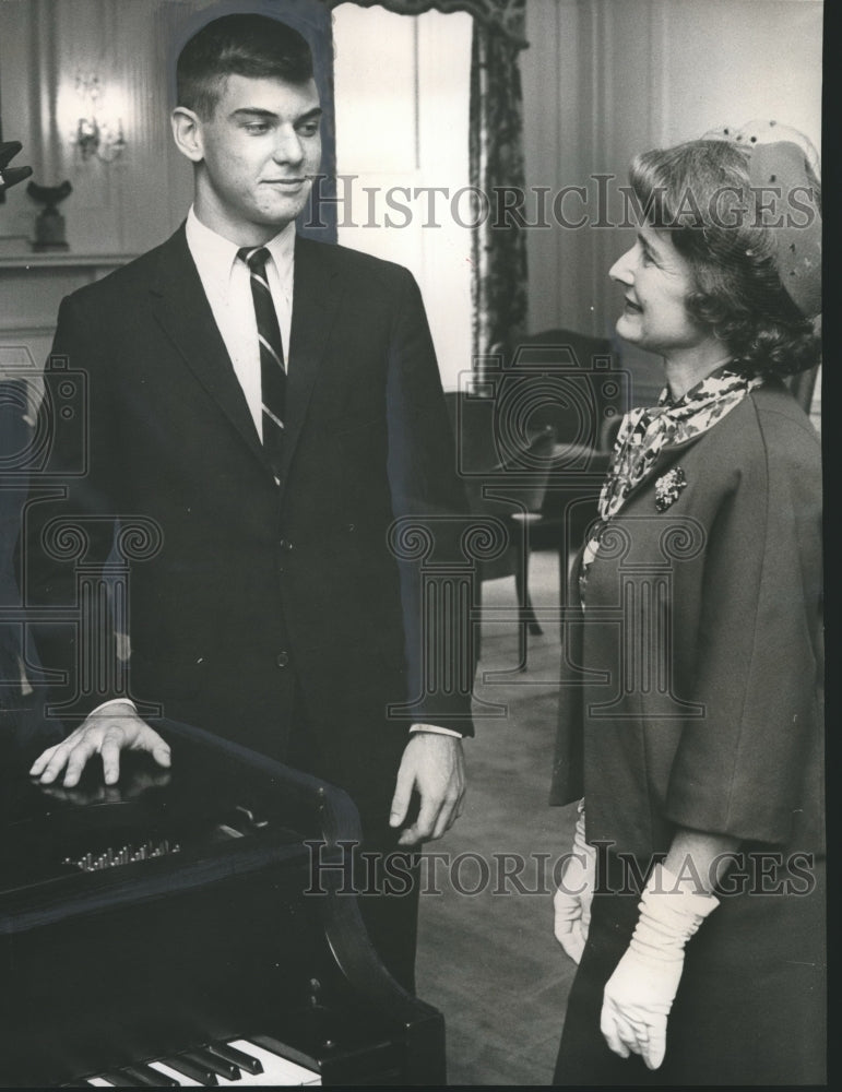 1964 Press Photo Mrs. Eckert &amp; Musician son, Bob Eckert, Mountain Brook Club, AL - Historic Images