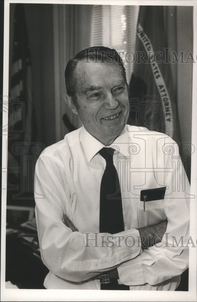 1991 Press Photo United States Attorney Frank Donaldson in his office - Historic Images