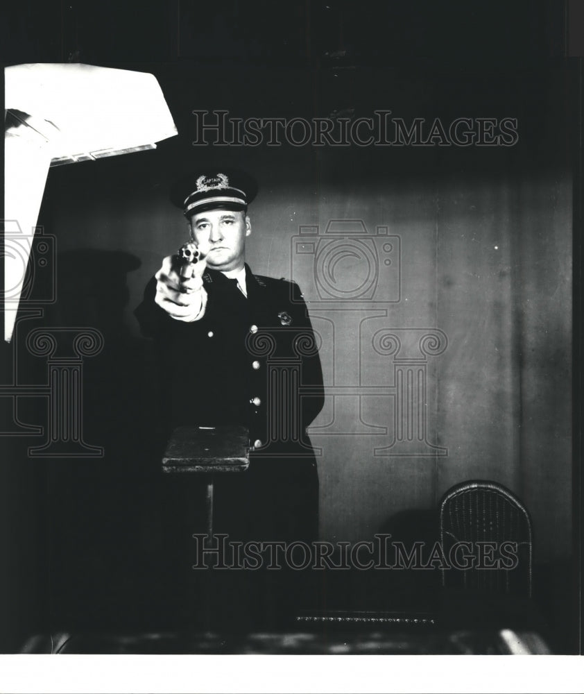 Press Photo Captain Early with his pistol - abna28123 - Historic Images