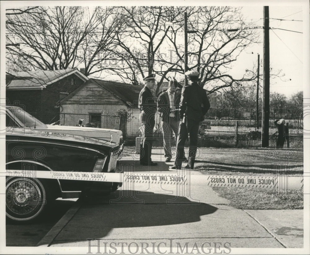 1988, Site of fatal shooting on Avenue O in Ensley, Alabama, Police - Historic Images