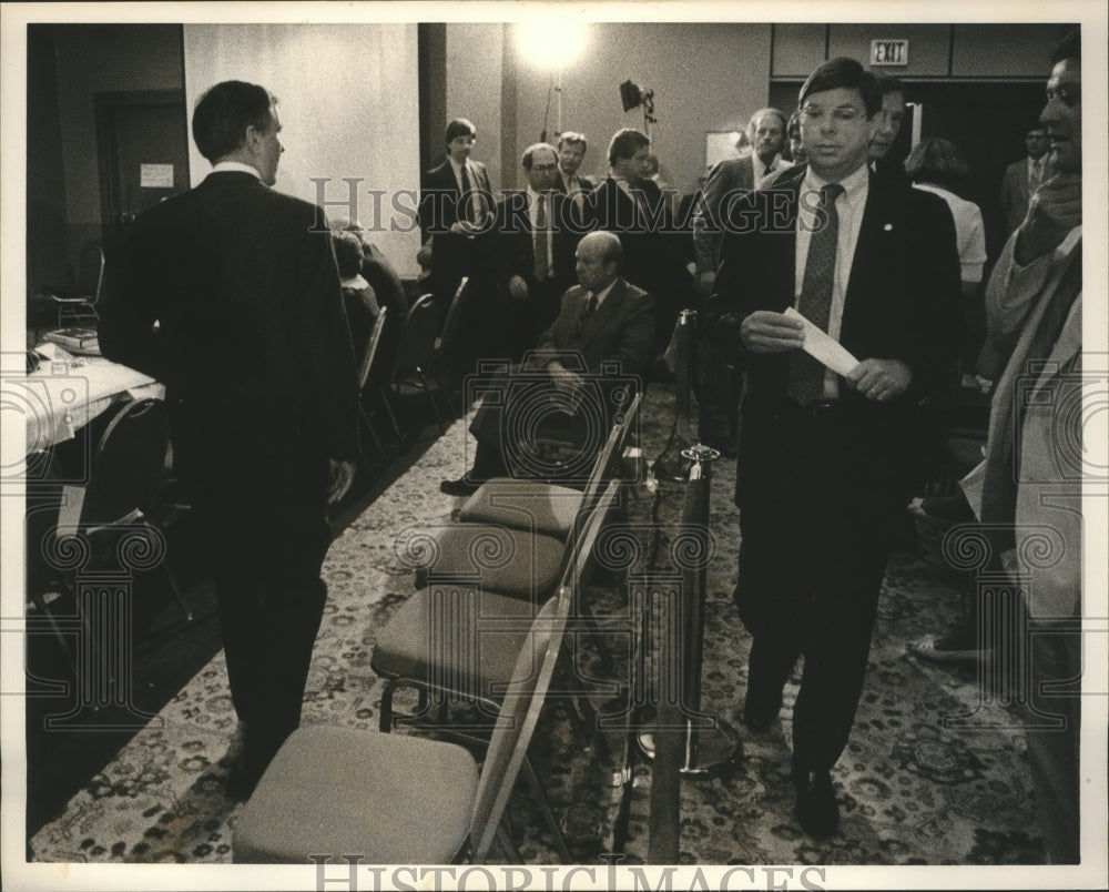 1986 Elections: Alabama Runoff, Graddick passes Bill Baxley - Historic Images