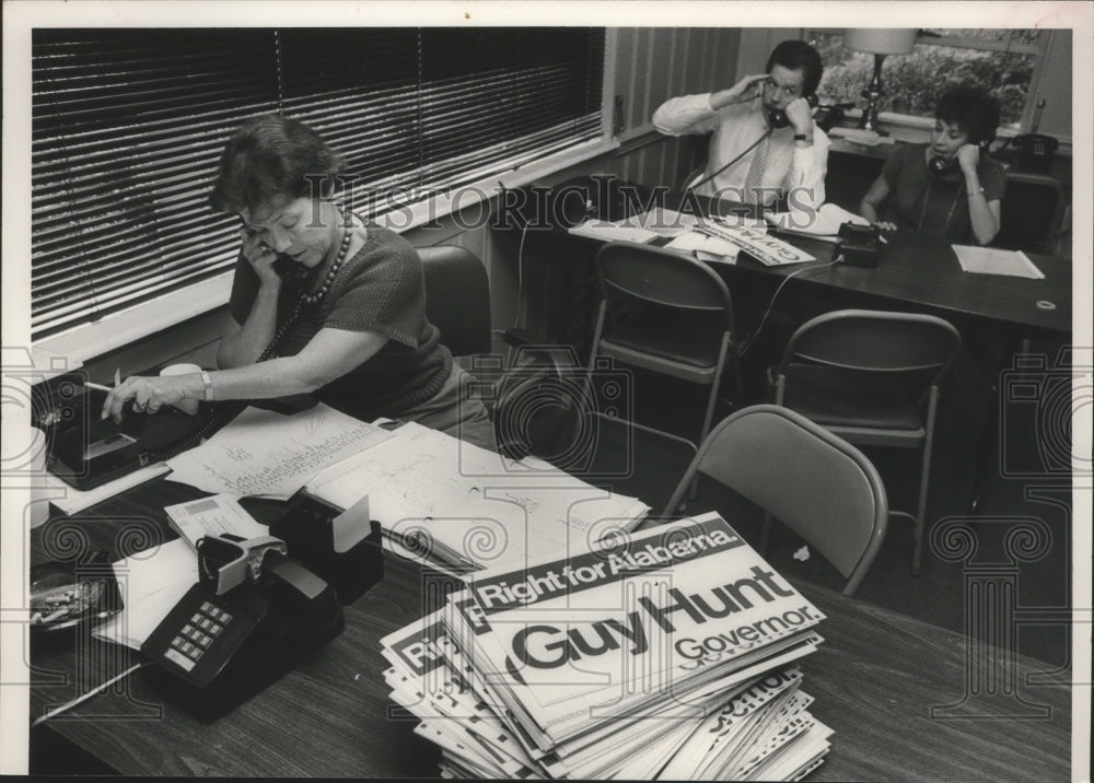 1986, Campaign workers at GOP headquarters, Alabama - abna28462 - Historic Images