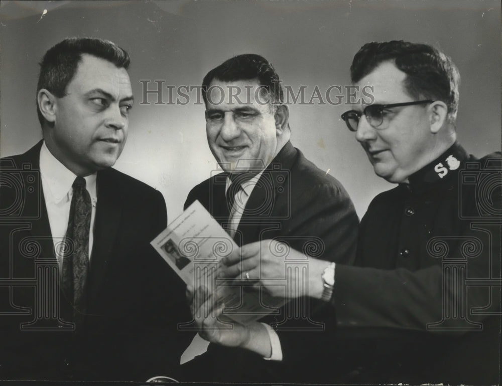 1963 Press Photo Houston Ellis of Salvation Army, with others plan civic meeting - Historic Images