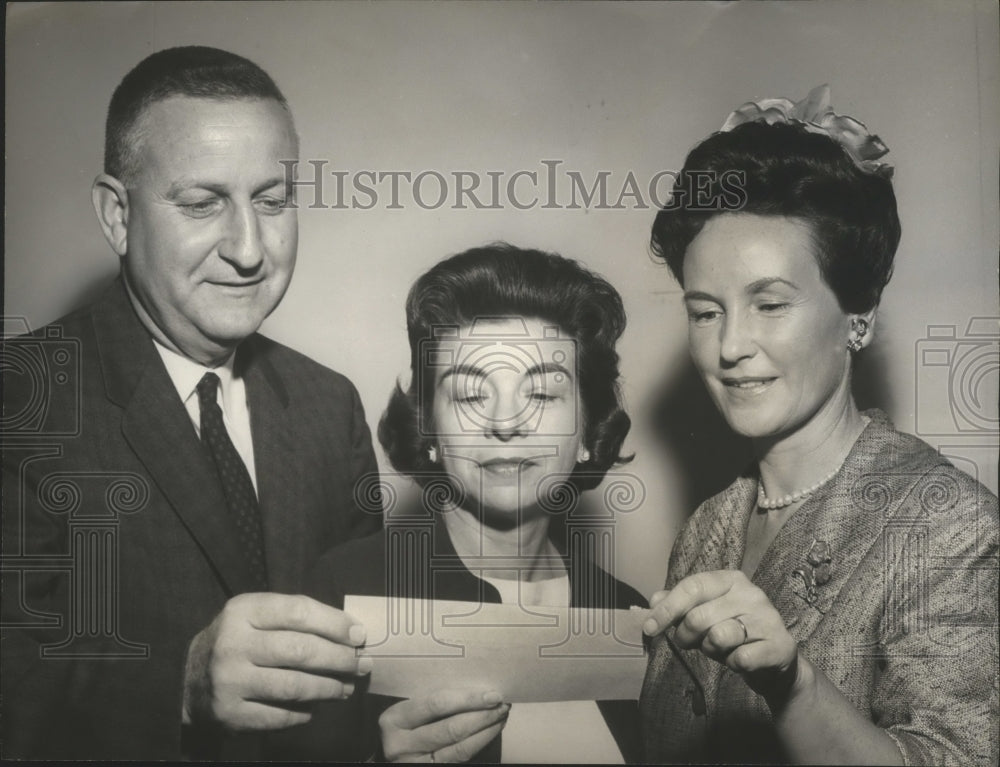 1965 Press Photo Mountain Brook Parent Teachers Association wins honors, Alabama - Historic Images