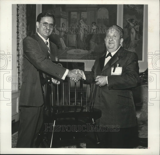1974 Press Photo Dr. Fielder & George T. Fowler, small businessman of year, AL - Historic Images