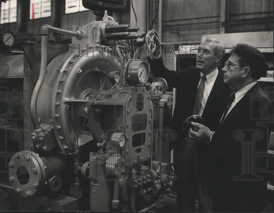 1985, Hardie-Tynes Manufacturing Co. President Gordon Flynn & manager - Historic Images