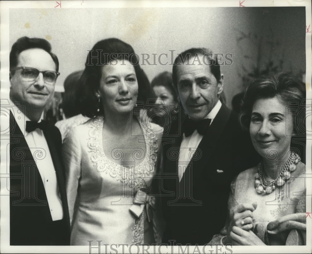 1971 Press Photo Betty Cox, Chairman of Birmingham Festival of Arts, Alabama - Historic Images