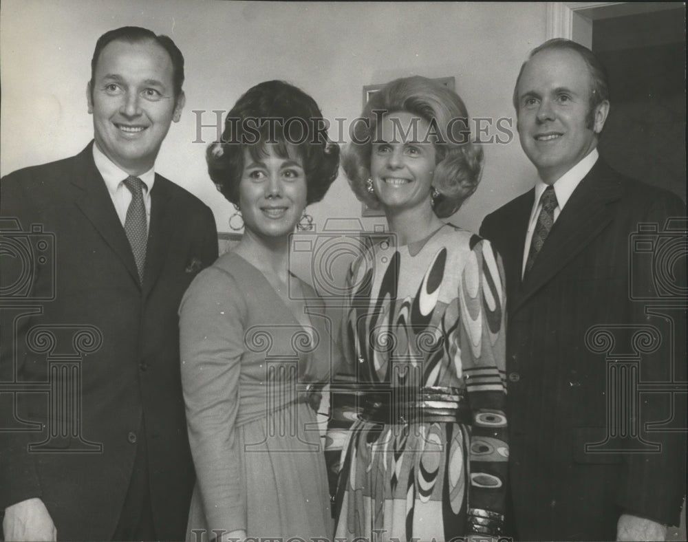 1971 Press Photo Mr. &amp; Mrs. John Cox, Mr. &amp; Mrs. Ivey Jackson, Alabama party - Historic Images