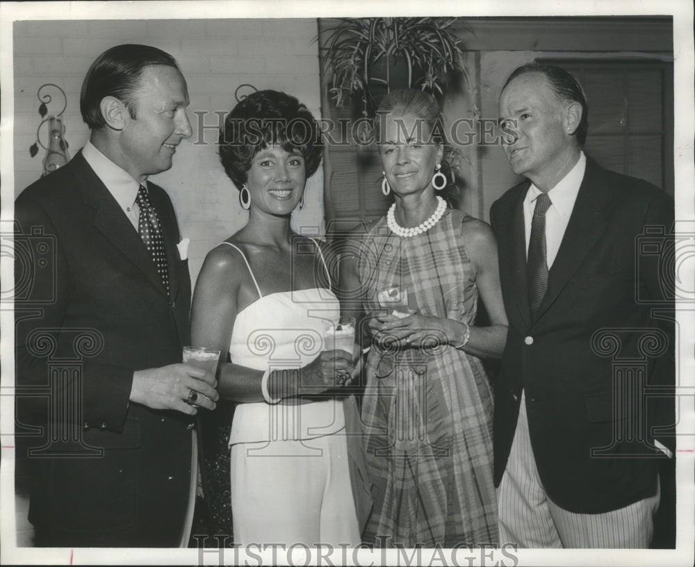 1975 John & Mollie Cox, Reta & Ned Mudd, Alabama party goers - Historic Images