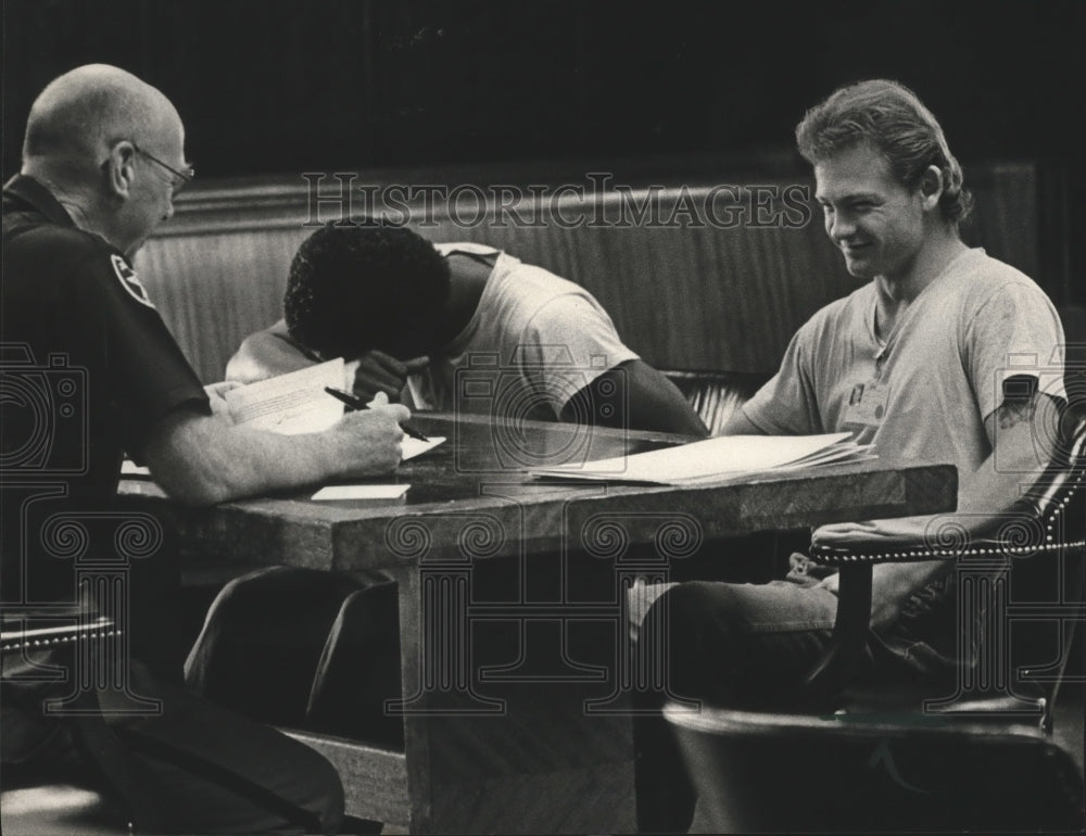 1983 David Ray Duren, Alleged Murderer, in Court, Alabama - Historic Images