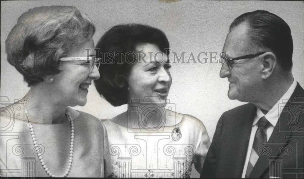 1968 Press Photo Jeane Dixon, Seer, Speaks at City Auditorium, Birmingham - Historic Images