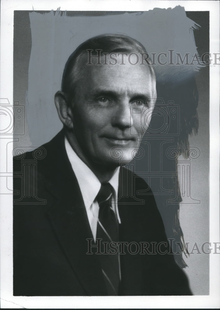 1975 Press Photo W. L. Turner, Jim Walter Corporation, Executive Vice President - Historic Images