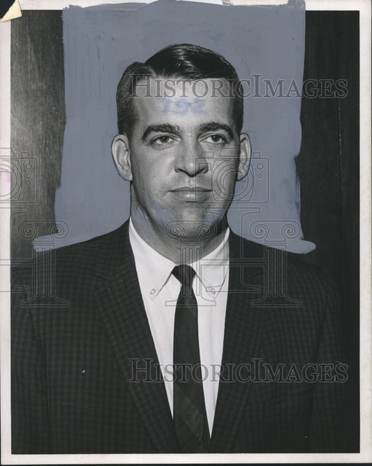 1988, R. Frank Ussery, State superintendent of Insurance Department - Historic Images