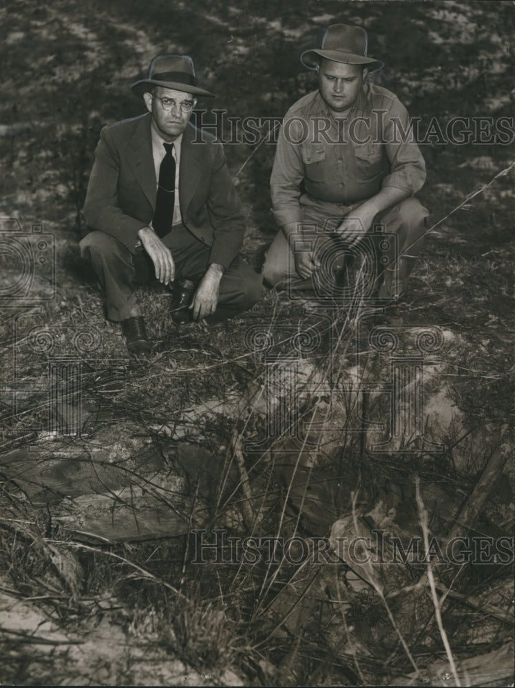 1950, Site where Mrs. Willie Walker, murder victim, was found - Historic Images